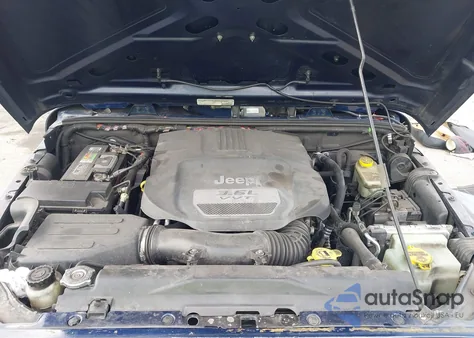 2013 Jeep Wrangler Unlimited Sport z USA, uszkodzony, nr VIN 1C4BJWDG9DL550253